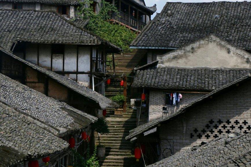 三招监管房地产“母子公司”资金